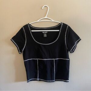 Hot Topic Black and White Stitch Women's Crop Tee